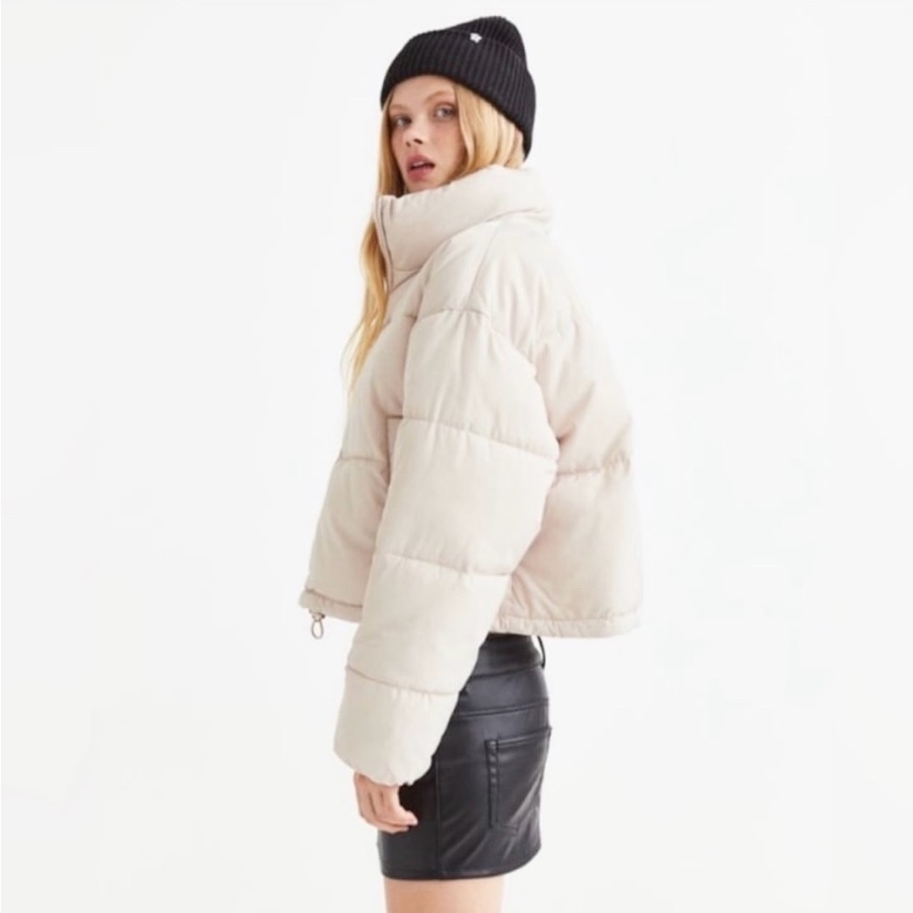 H&M Ivory Cropped Puffer Jacket, Loose Fit, Size L